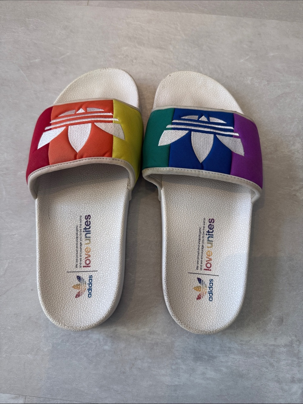 Adidas Adilette Pride “Love Unites” Slides Men’s Size 10 🌈☀️